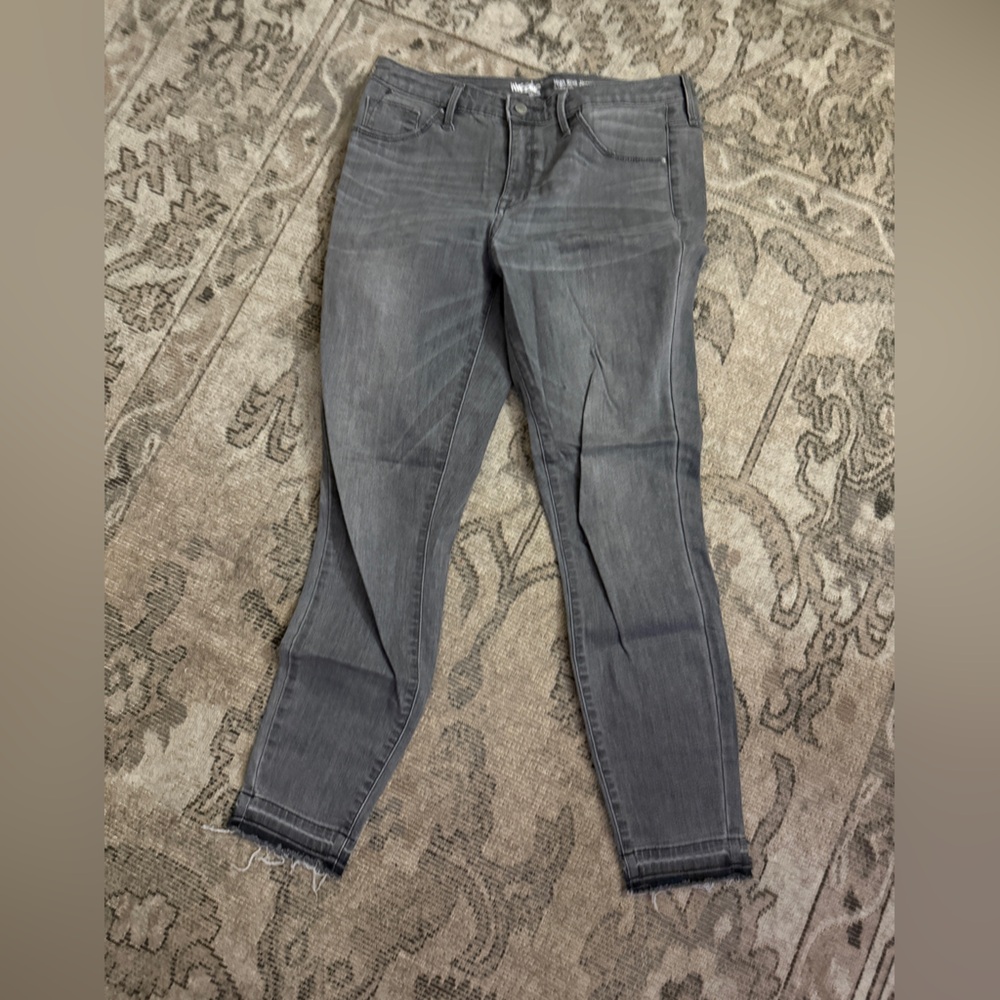 GRAY JEANS